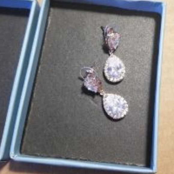 Rhinestone Dangle -Teardrop Bridal Earrings - Picture 2 of 3